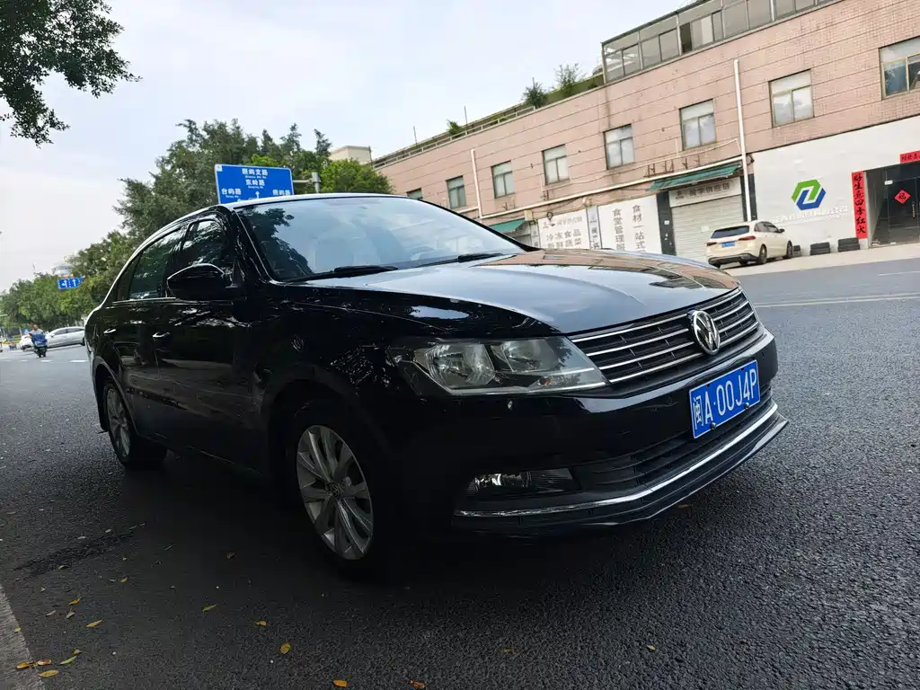 Lavida 1.6 L Auto Comfort