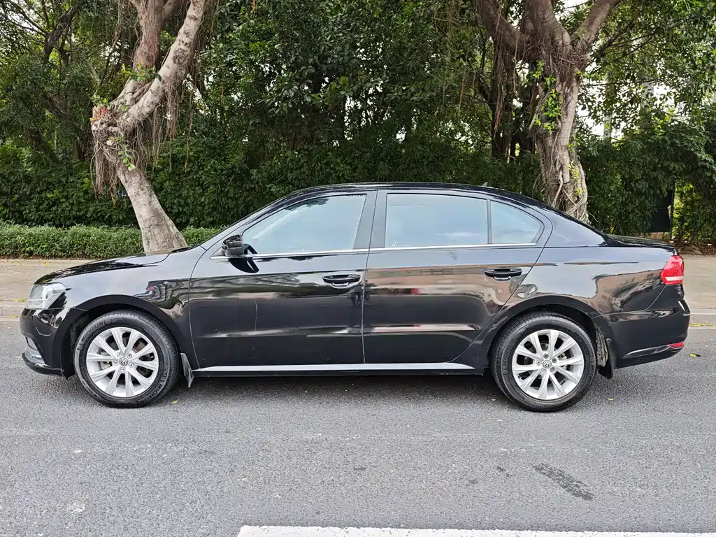 Lavida 1.6 L Auto Comfort