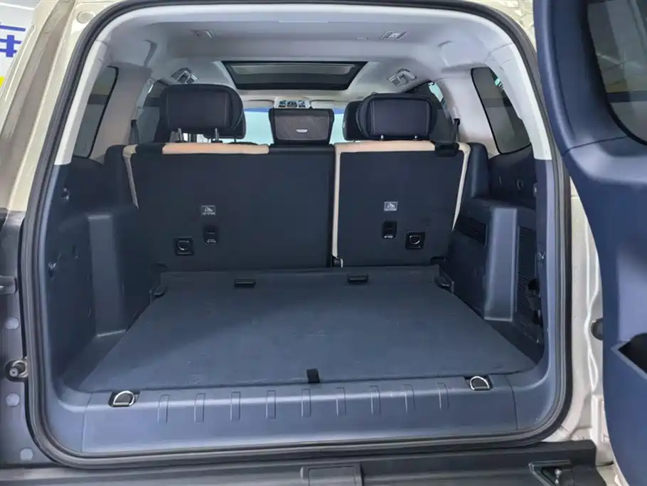 Tank 500 3.0 T Business Realm 5-seat