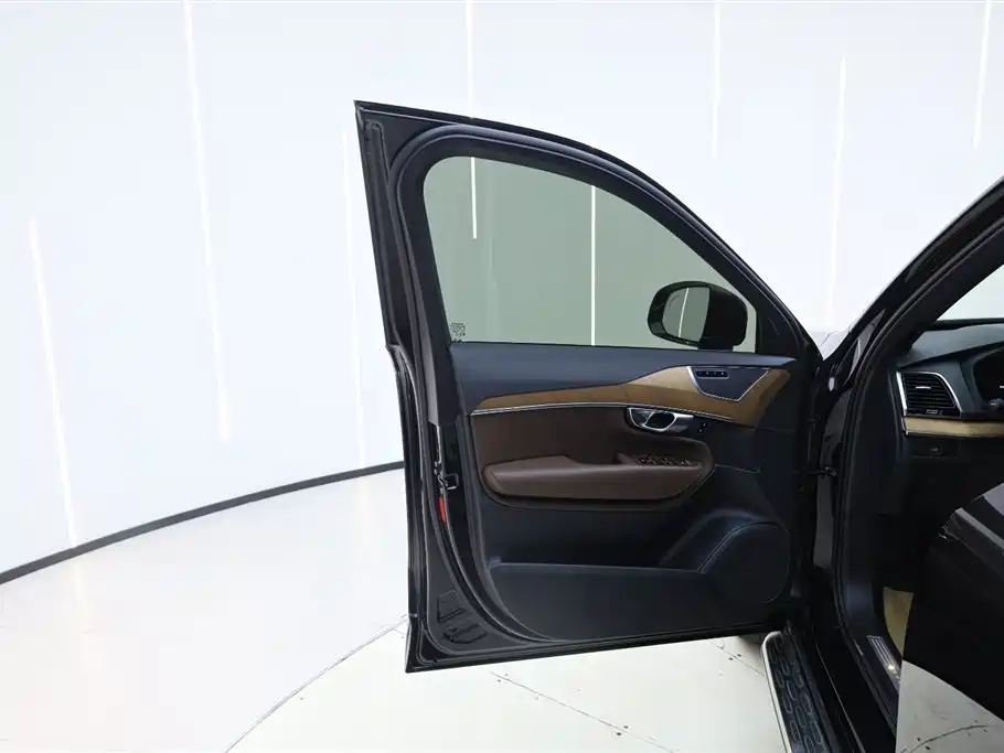 Volvo XC90 B6 Smart Ease Luxury 7-seat