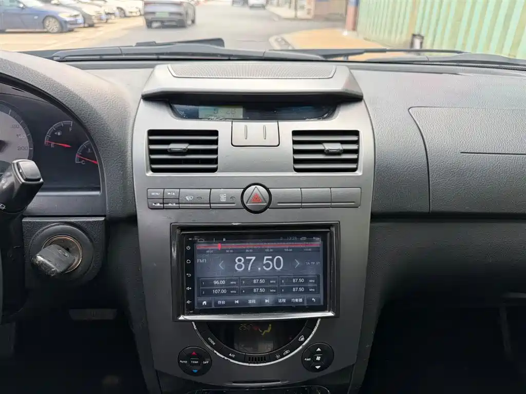 Rexton 雷斯特 2011款 2.0 T 四驱豪华导航版