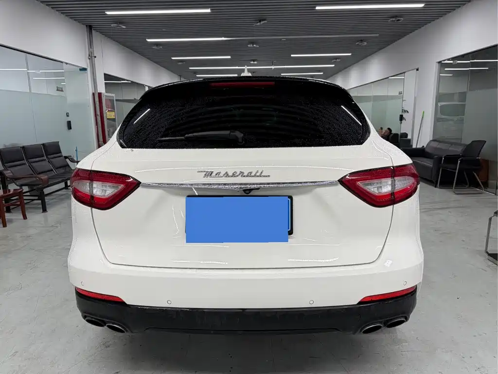 Levante 3.0 T Standard CN-V