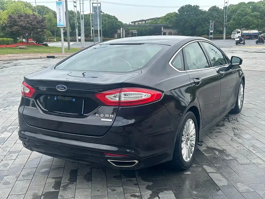 Mondeo 2.0 L GTDi200 Luxury