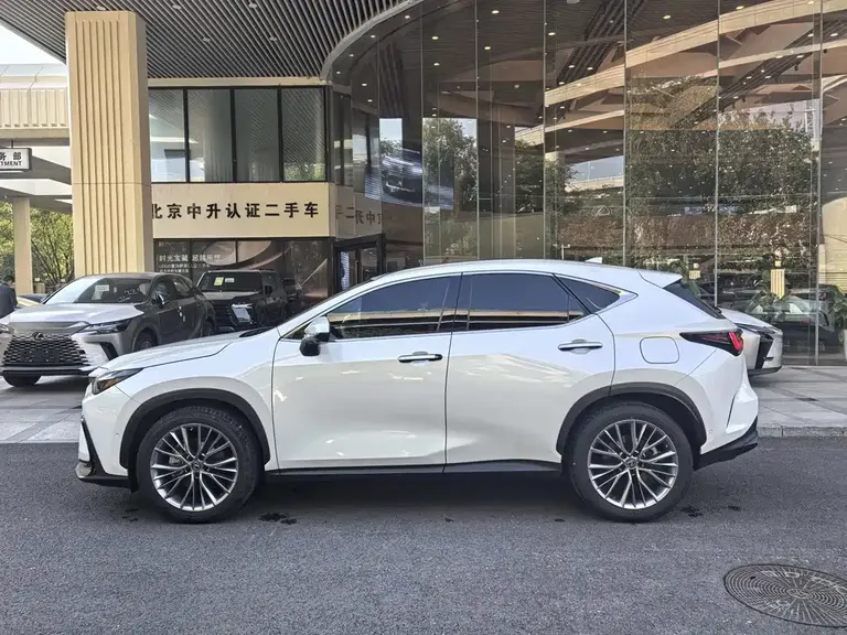 Lexus NX NEV 400 h+ Smooth