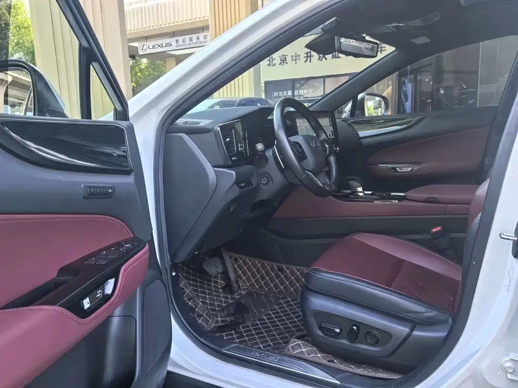 Lexus NX NEV 400 h+ Smooth