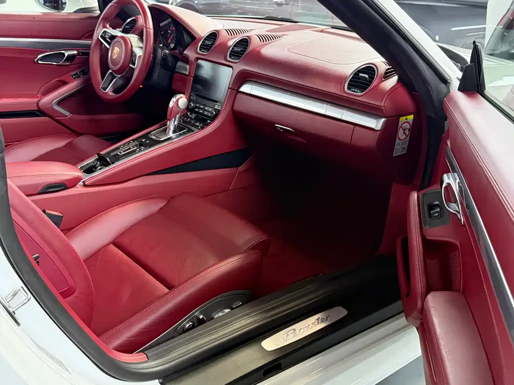 Porsche 718 Boxster 2.0 T