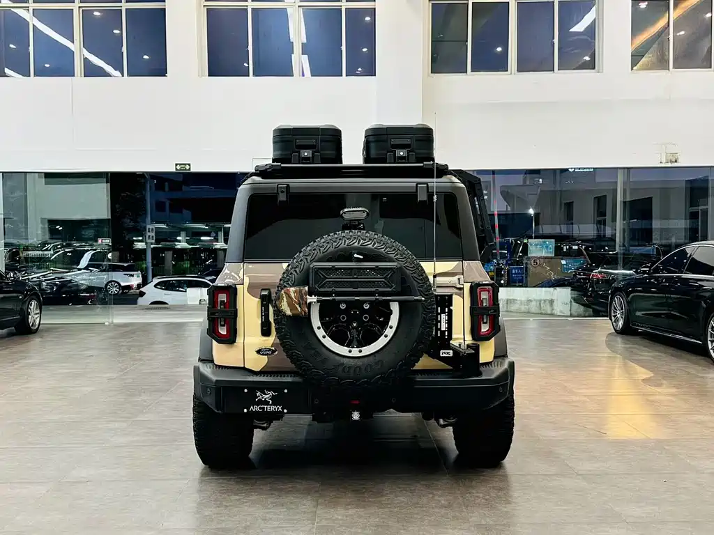 Ford Bronco 福特烈马 2026款 2.3 T 荒地