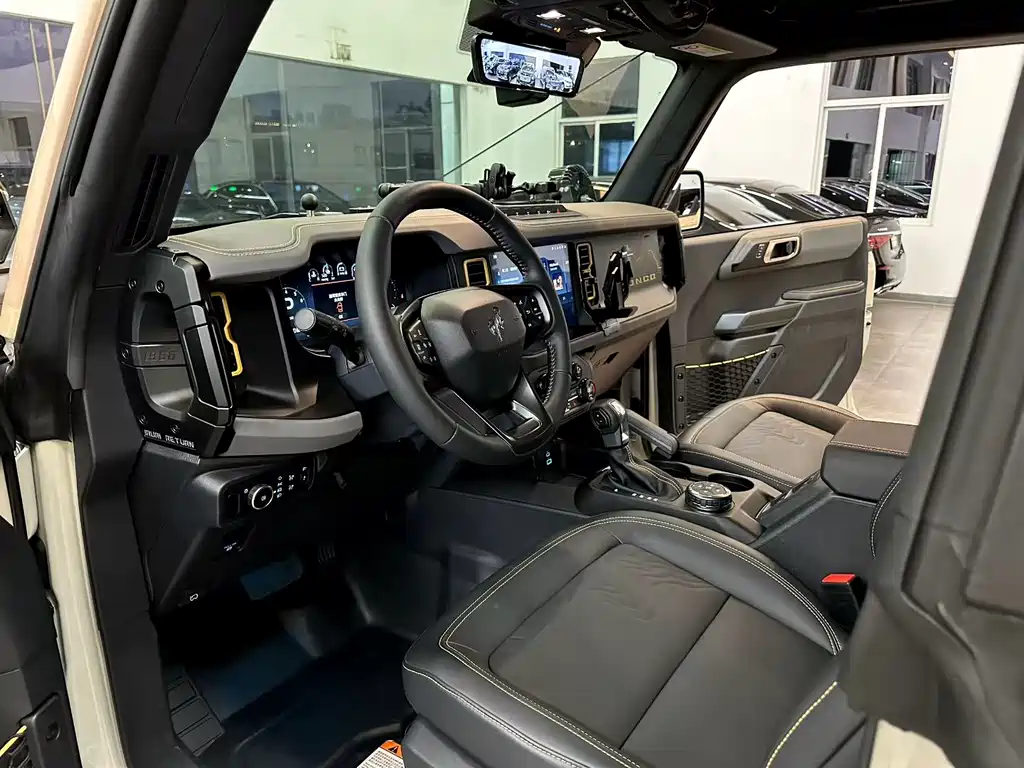 Ford Bronco 福特烈马 2026款 2.3 T 荒地