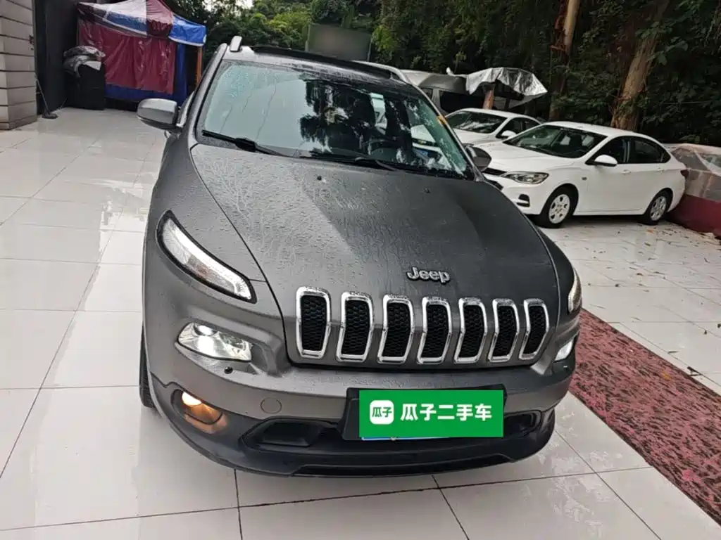 Cherokee (Import) 2.4 L Luxury