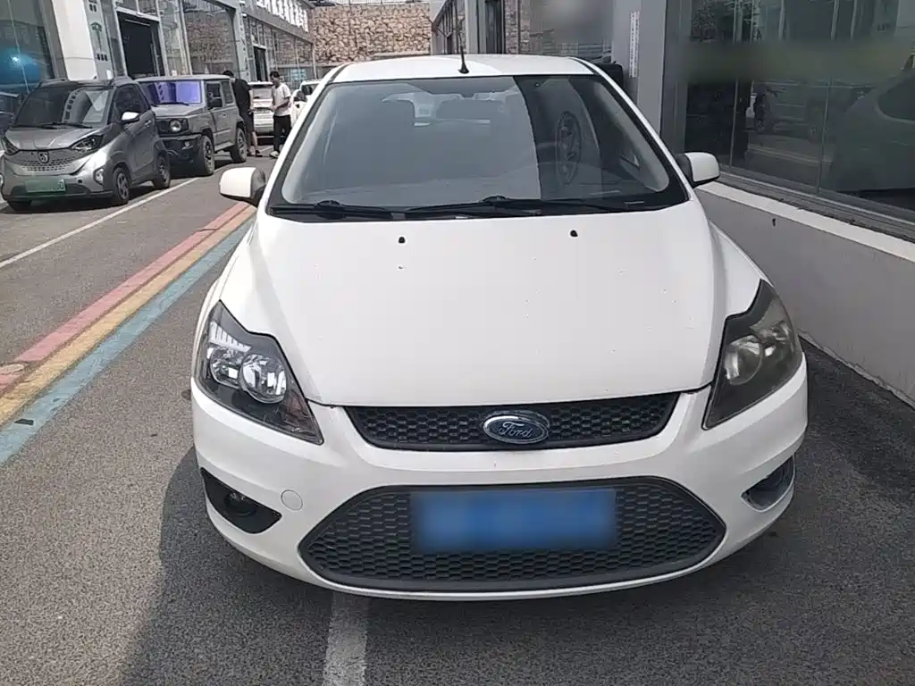 Focus Hatchback Classic 1.8 L Manual Basic