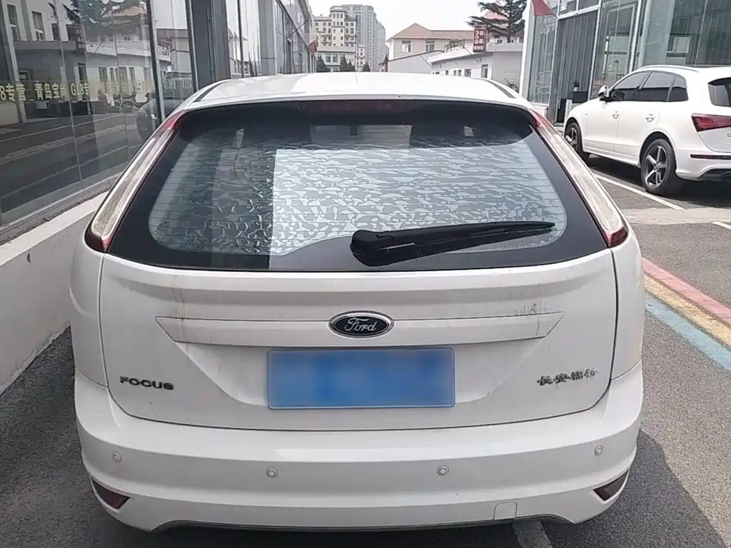 Focus Hatchback Classic 1.8 L Manual Basic