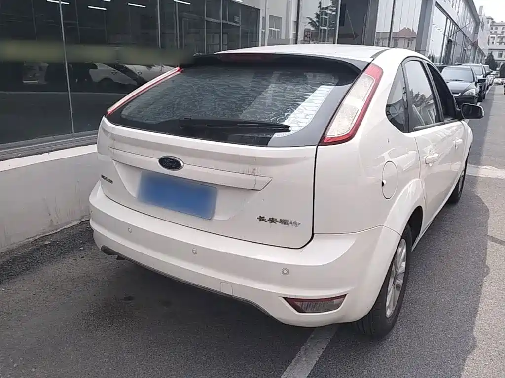 Focus Hatchback Classic 1.8 L Manual Basic