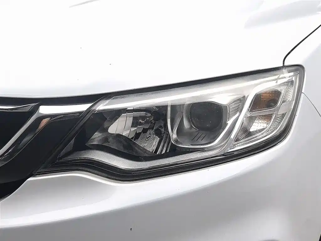 Vision 1.5 L Auto Happy