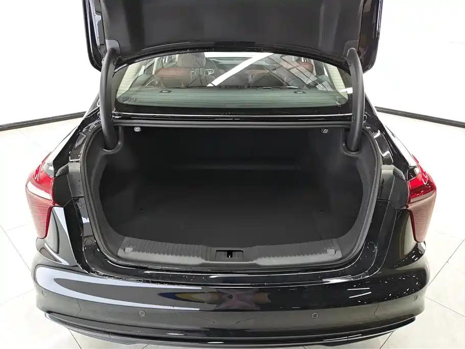 Hongqi H5 PHEV 130 Super Hybrid