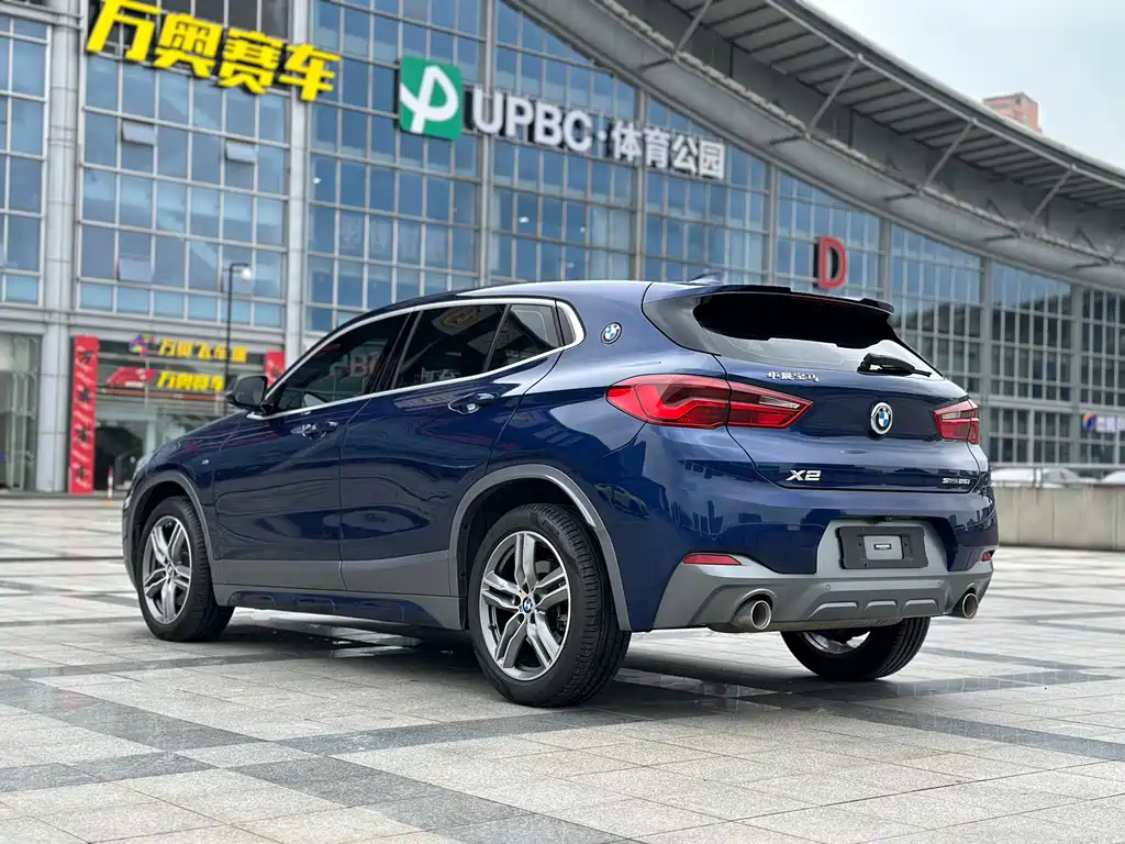 BMW X2 sDrive25 i Leading M Offroad Package