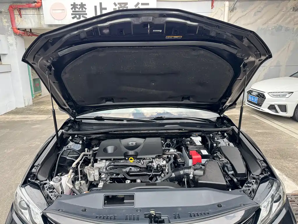 Camry 2.0 G Luxury