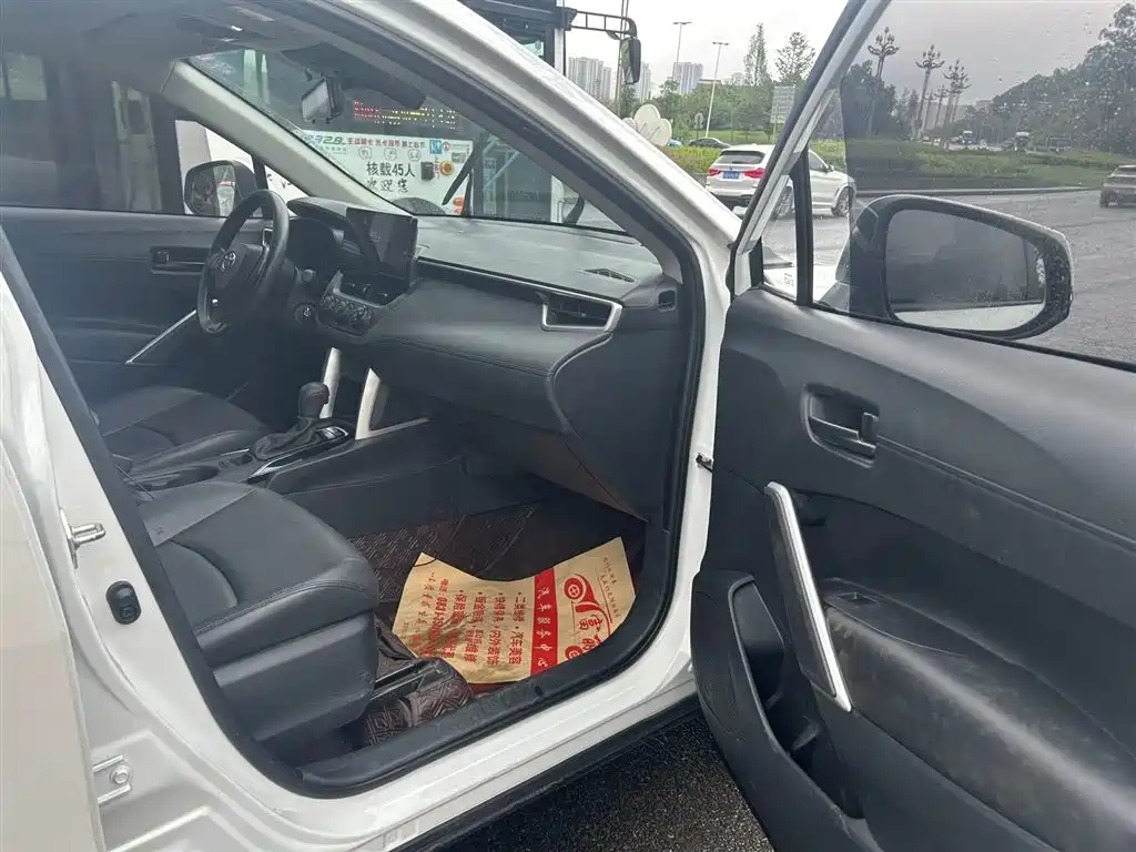 Corolla Cross 2.0 L Pioneer