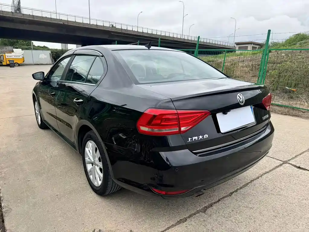 Lavida 1.6 L Auto Comfort