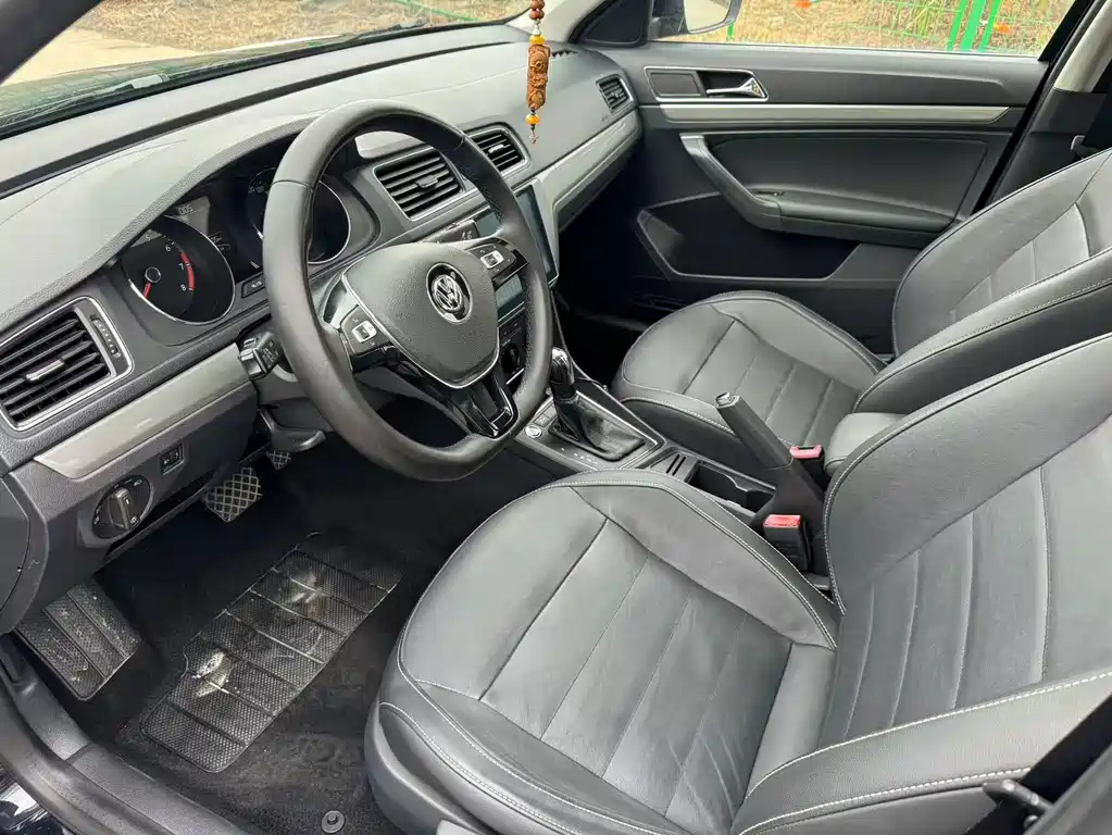 Lavida 1.6 L Auto Comfort