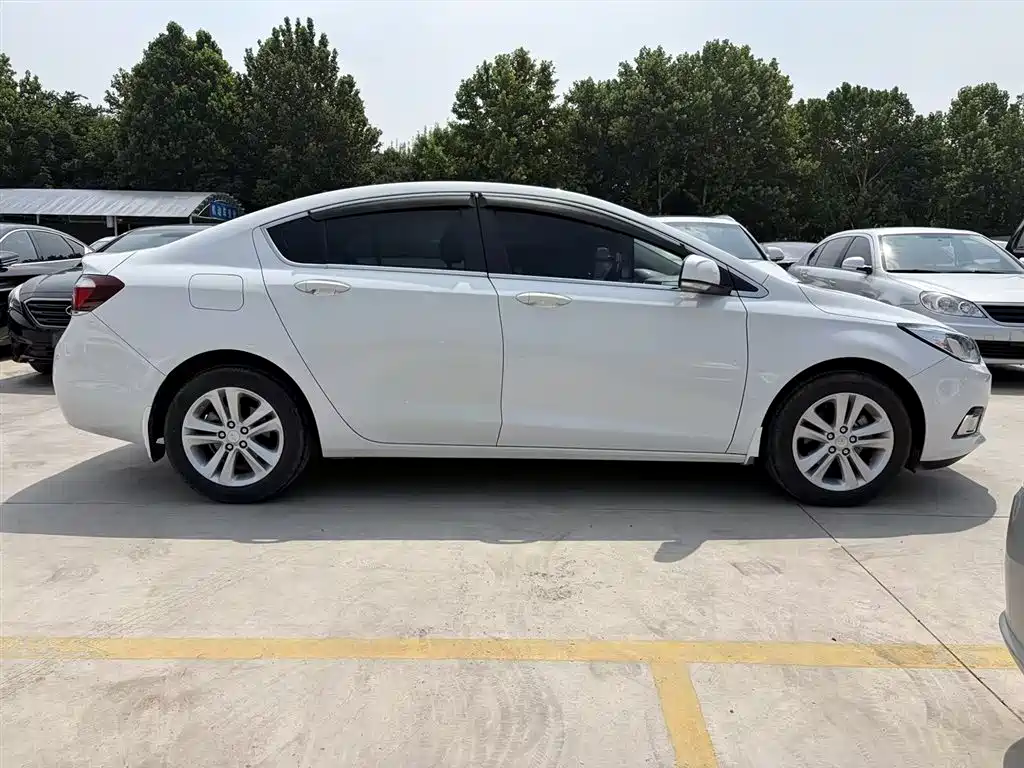 Cruze 1.5 L Auto Luxury