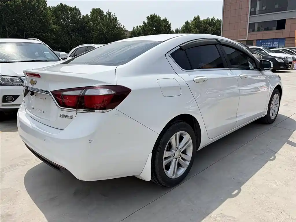 Cruze 1.5 L Auto Luxury