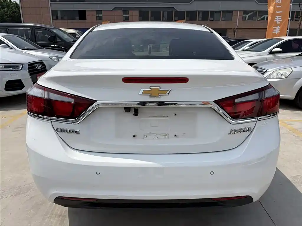 Cruze 1.5 L Auto Luxury