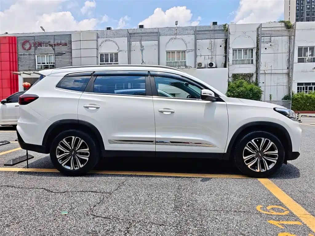 Tiggo 8 1.6 TGDI Auto Luxury
