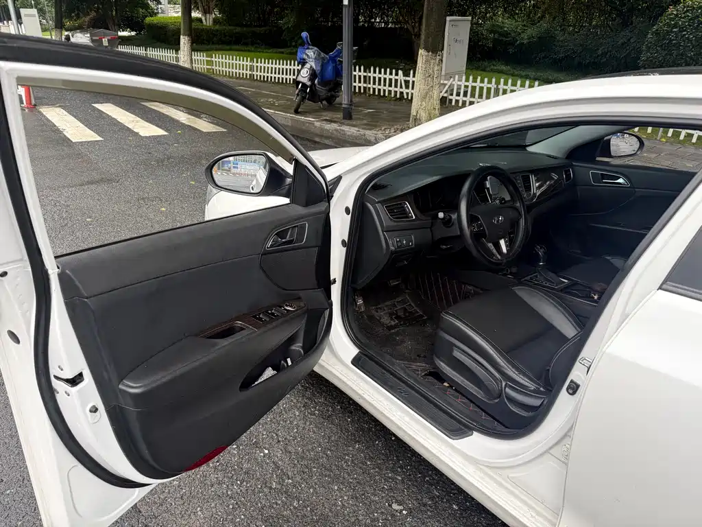 Mistra 1.6 T Auto Intelligent GLS