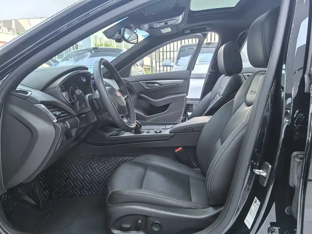 Cadillac CT5 28 T Luxury (Standard)