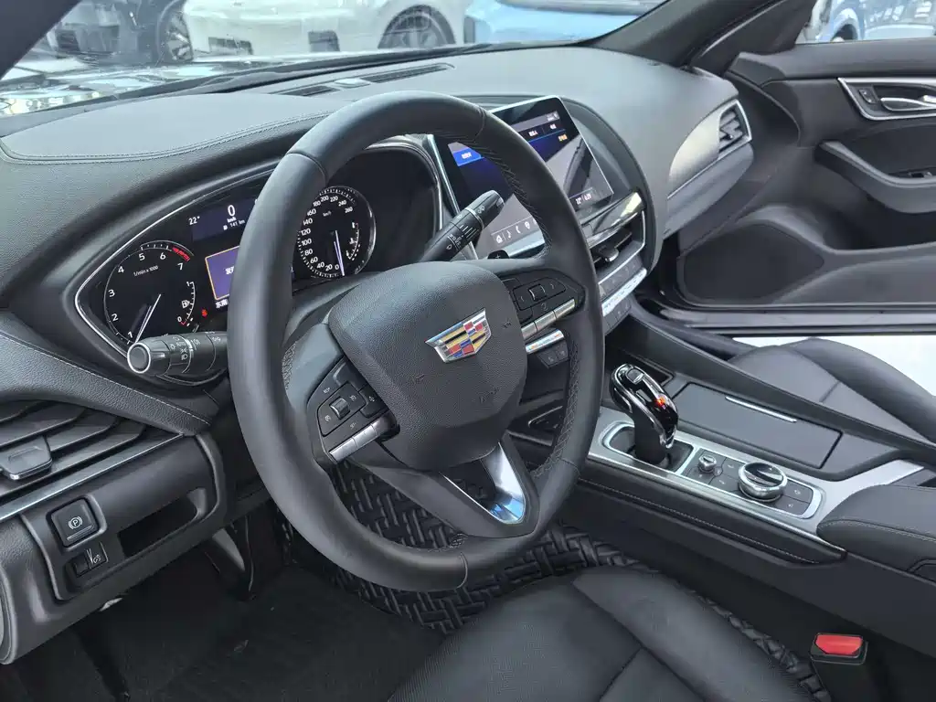 Cadillac CT5 28 T Luxury (Standard)