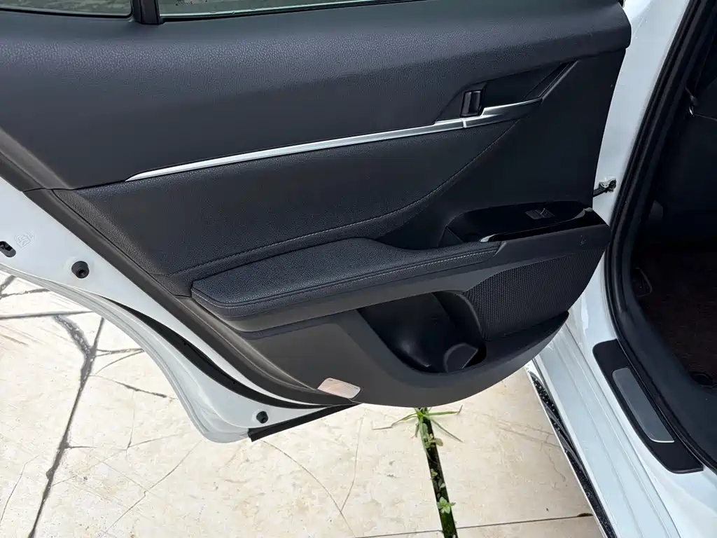 Camry 2.0 G Luxury