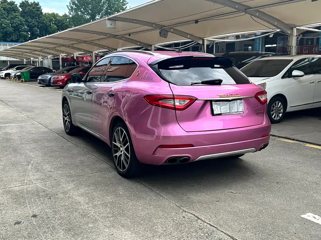 Levante 3.0 T Standard