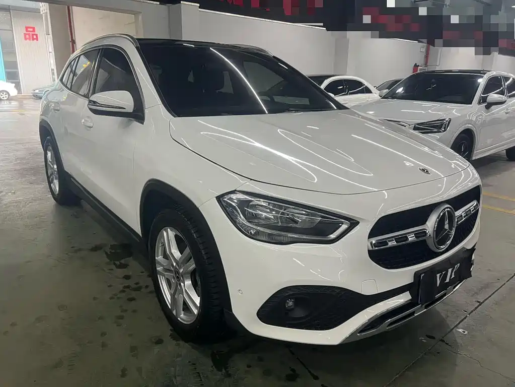 Mercedes-Benz GLA GLA 180