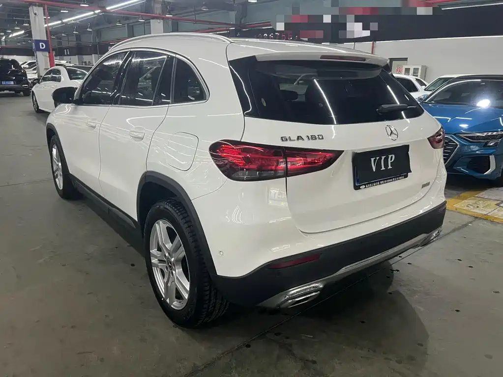 Mercedes-Benz GLA GLA 180