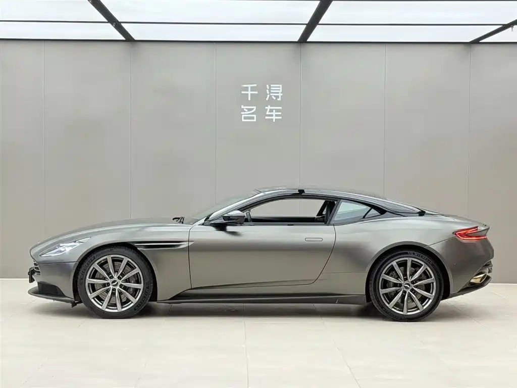 Aston Martin DB11 4.0 T V8 Coupe