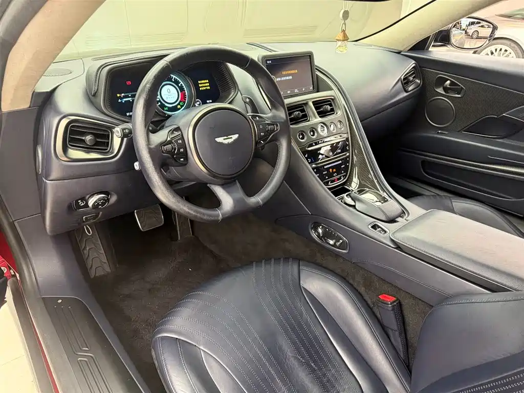 Aston Martin DB11 4.0 T V8 Coupe