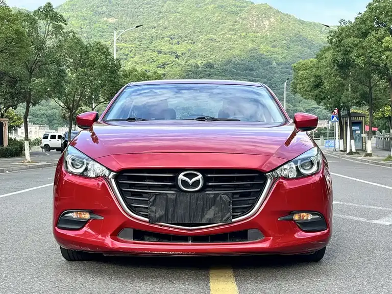 Mazda 3 Axela Sedan 1.5 L Auto Comfort CN-V