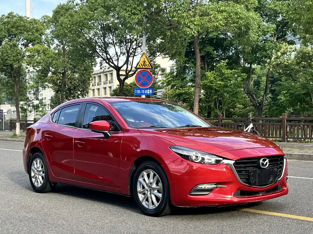 Mazda 3 Axela Sedan 1.5 L Auto Comfort CN-V