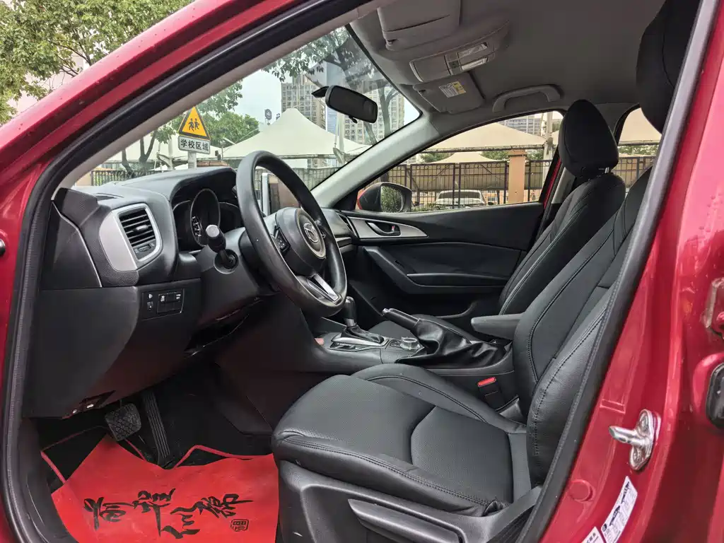 Mazda 3 Axela Sedan 1.5 L Auto Comfort CN-V