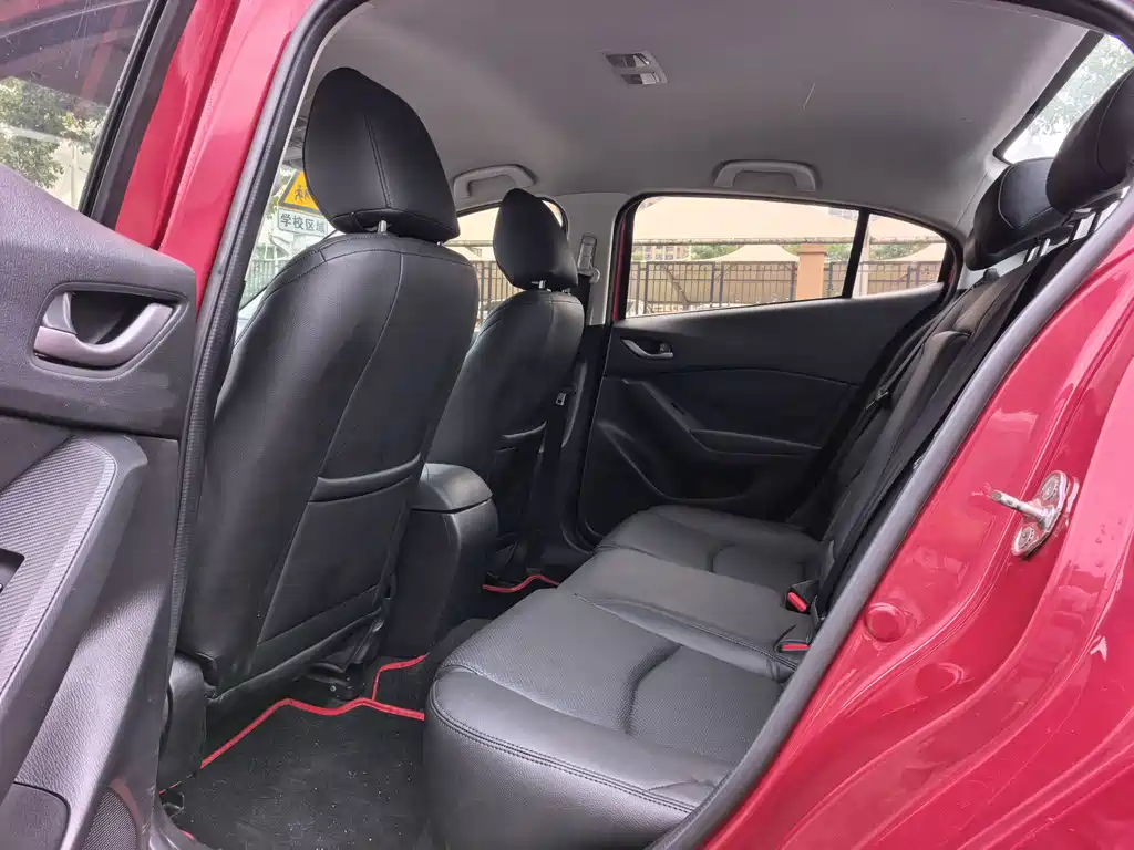 Mazda 3 Axela Sedan 1.5 L Auto Comfort CN-V