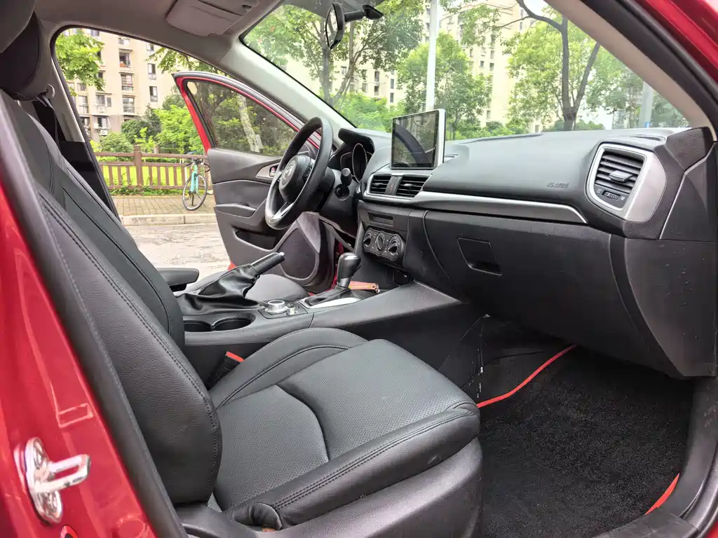 Mazda 3 Axela Sedan 1.5 L Auto Comfort CN-V