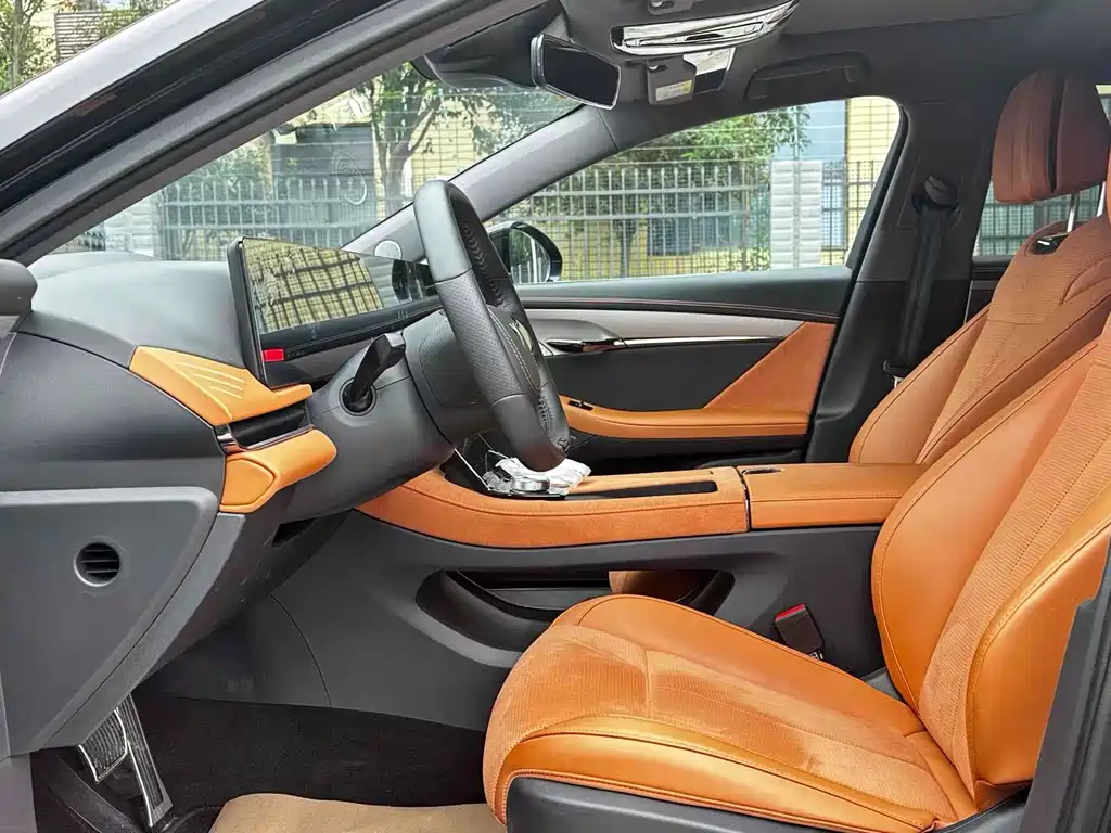 Voyah Zhuiguang PHEV 4 WD Ultra Long Range Flagship