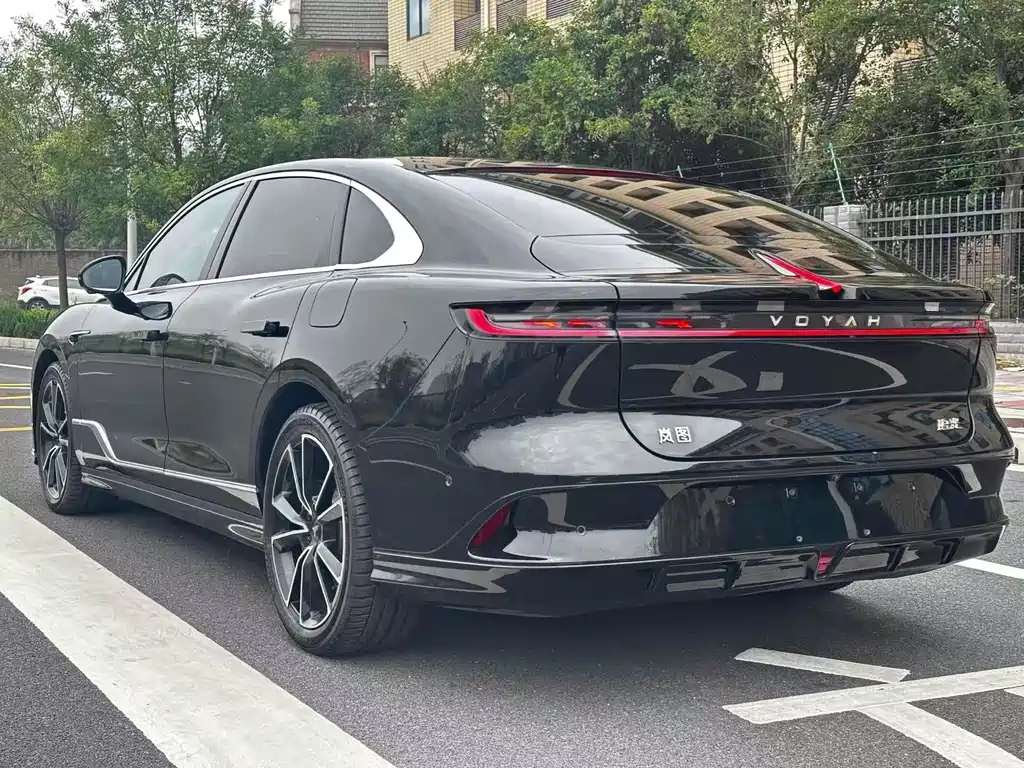 Voyah Zhuiguang PHEV 4 WD Ultra Long Range Flagship