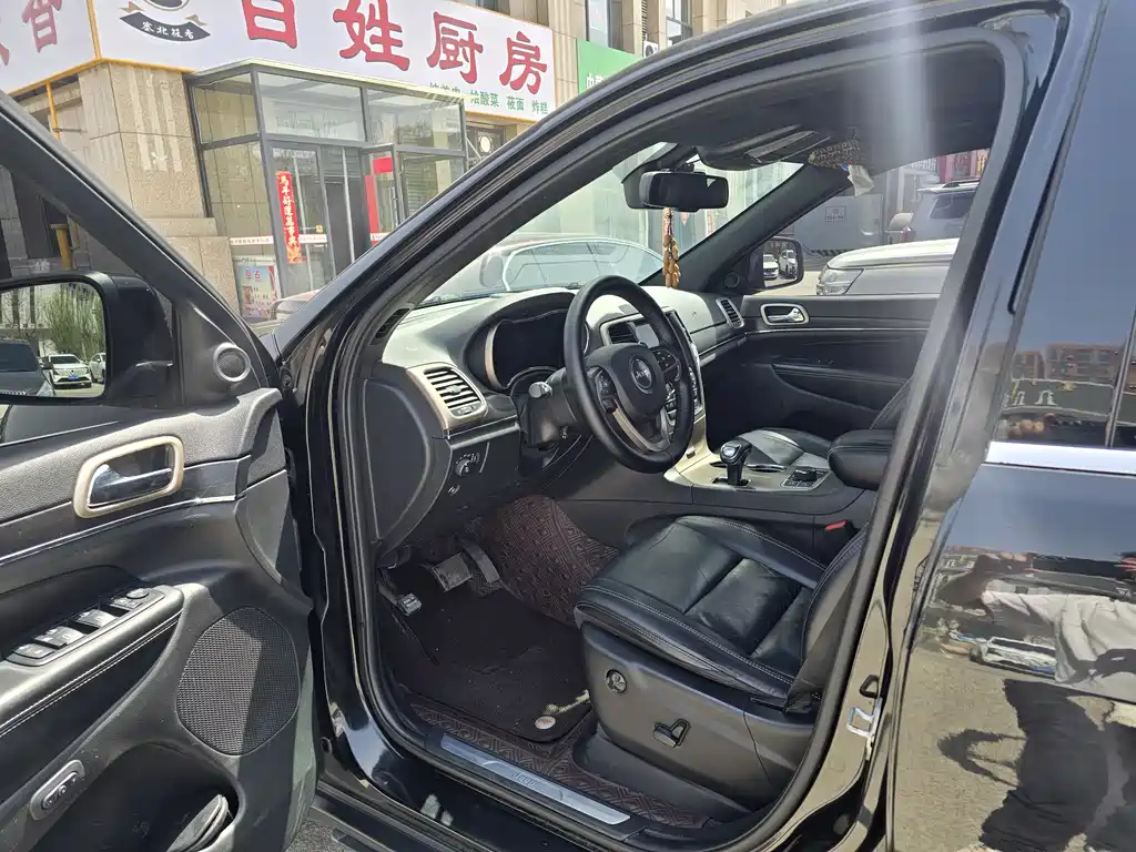 Grand Cherokee (Import) 3.0 L Comfort Enjoyment Navigation