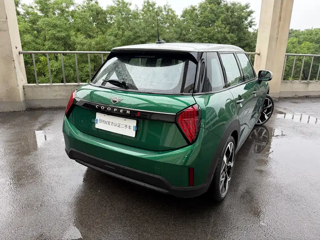 MINI 2.0 T COOPER S Artist 5-door