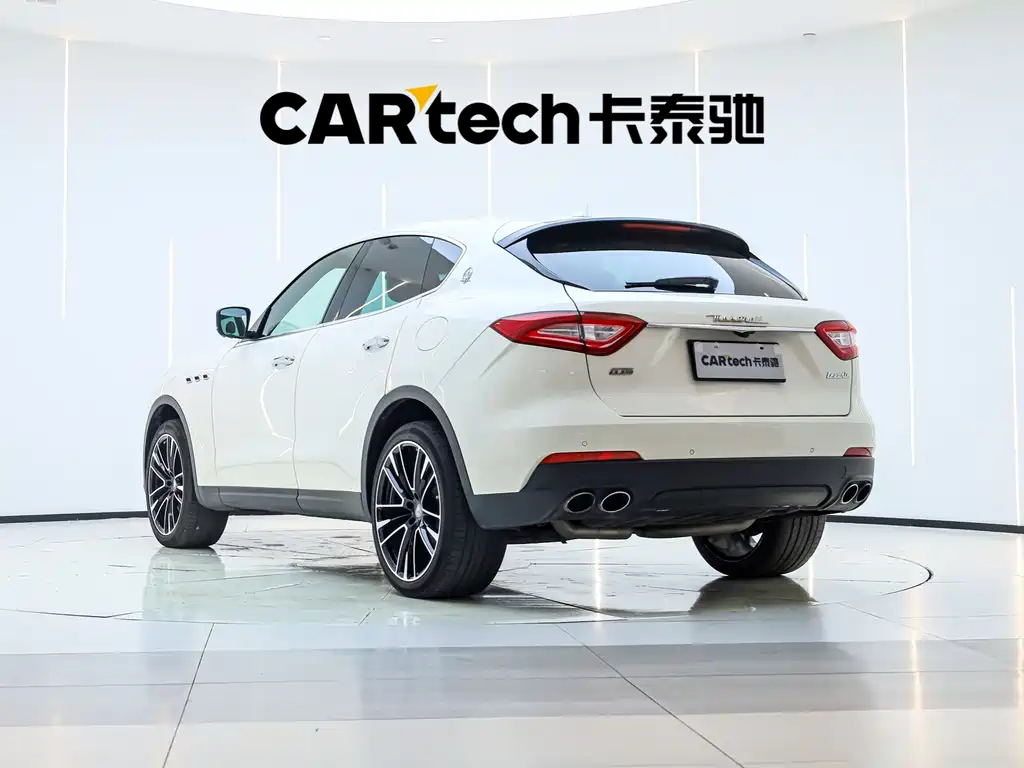 Levante 3.0 T Standard CN-V