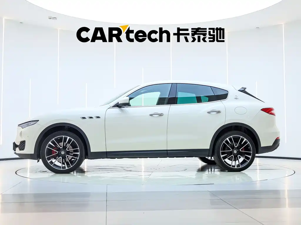 Levante 3.0 T Standard CN-V