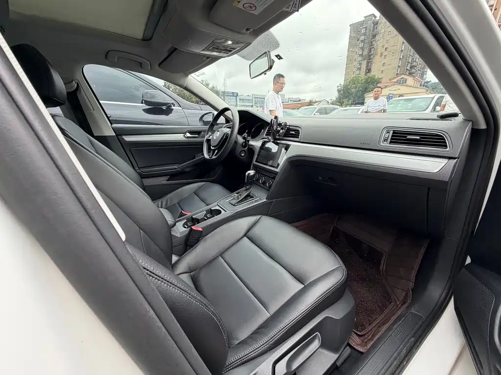 Lamando 280 TSI DSG Comfort