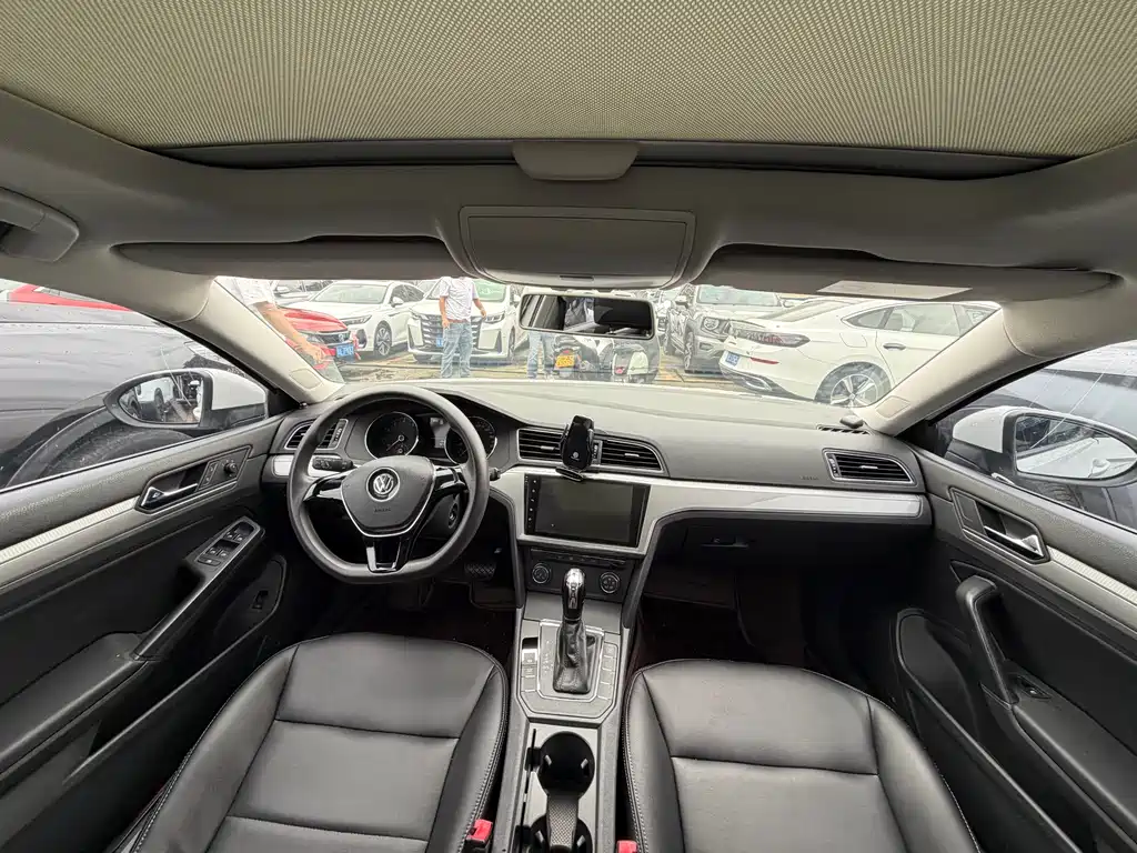 Lamando 280 TSI DSG Comfort