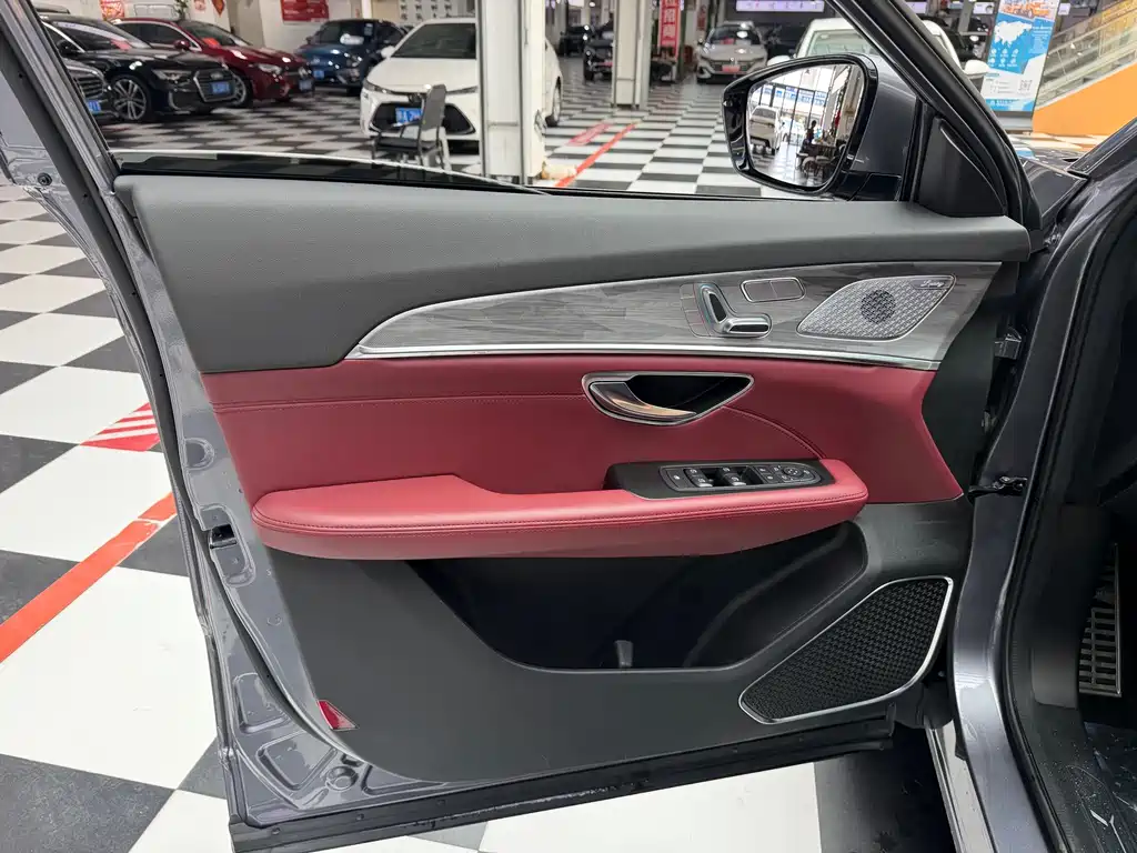 Jetour X70 PLUS 1.5 T DCT Brave PLUS 5-seat